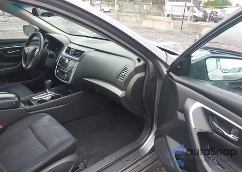 2017 Nissan Altima 2.5/2.5 S/2.5 Sl/2.5 Sr/2.5 Sv из США, поврежденный, VIN 1N4AL3AP6HC121415